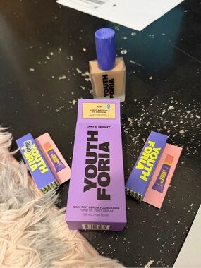 Youthforia Skin Tint Serum Foundation - Light Medium (Date Night)